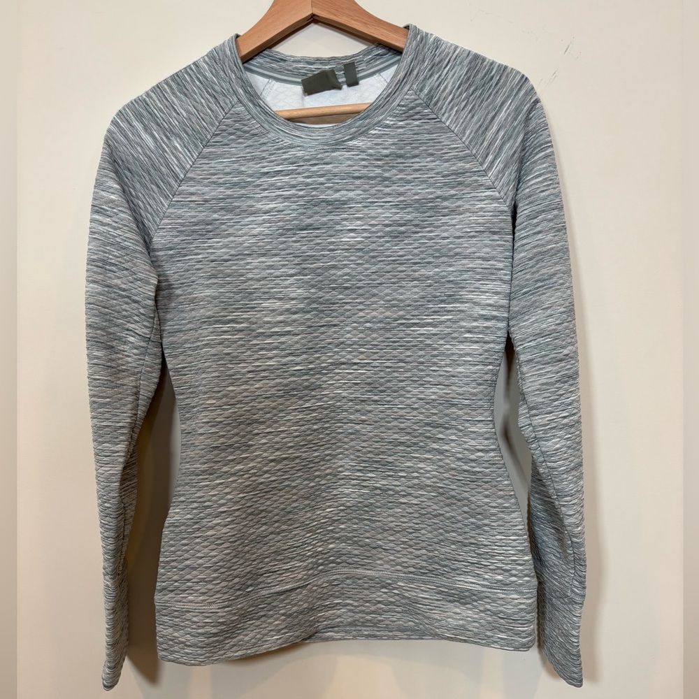 ATHLETA Gray Textured Long Sleeve Top Sweater White Thumbholes Size XS EUC